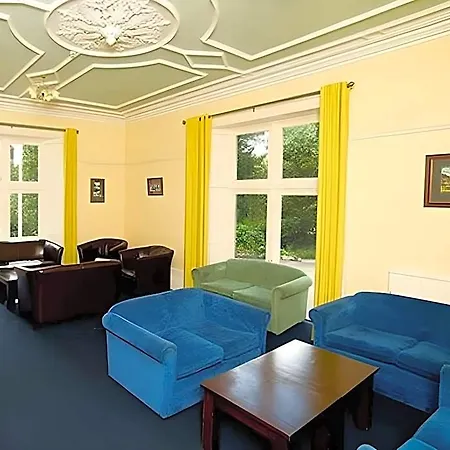 Yha Coniston Holly Hotel