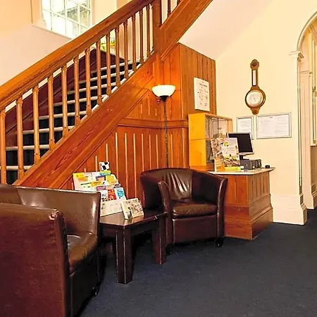 Yha Coniston Holly Hotel Kendal